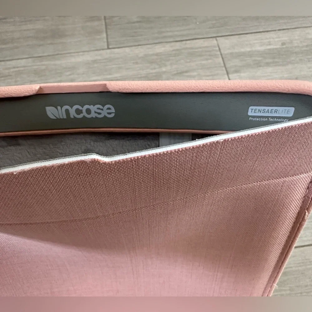 Incase ICON Sleeve w/ Woolenex for 13